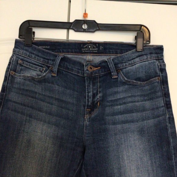 EUC Lucky Brand Slightly Distressed Brooke Boot Women Jeans Size 28 - Picture 3 of 11